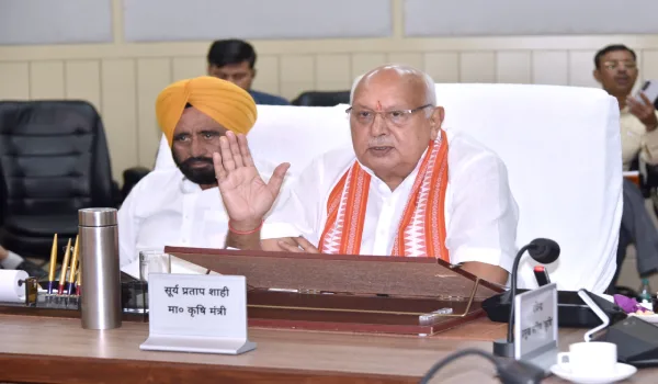 अब सिर्फ फसल नहीं, किसान की पूरी कमाई पर फोकस; योगी सरकार ने बनाई नई रणनीति, कृषि मंत्री ने दिए बड़े निर्देश