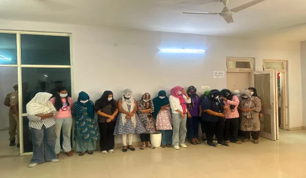 24 शिकायतों के बाद खुला फर्जी कॉल सेंटर का नेटवर्क, नौकरी दिलाने के नाम पर ठगी करने वाले गिरोह के 20 आरोपी गिरफ्तार